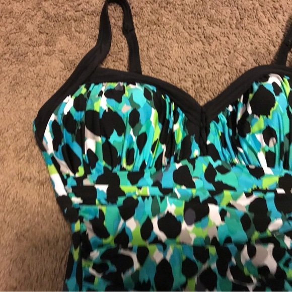 Miracle Suit Women’s Swimwear - Picture 5 of 7